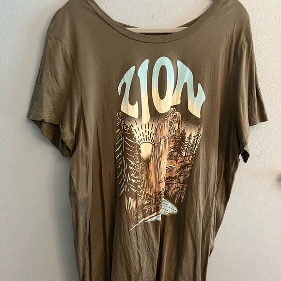 Torrid Zion National Park T-Shirt - Picture 1 of 3